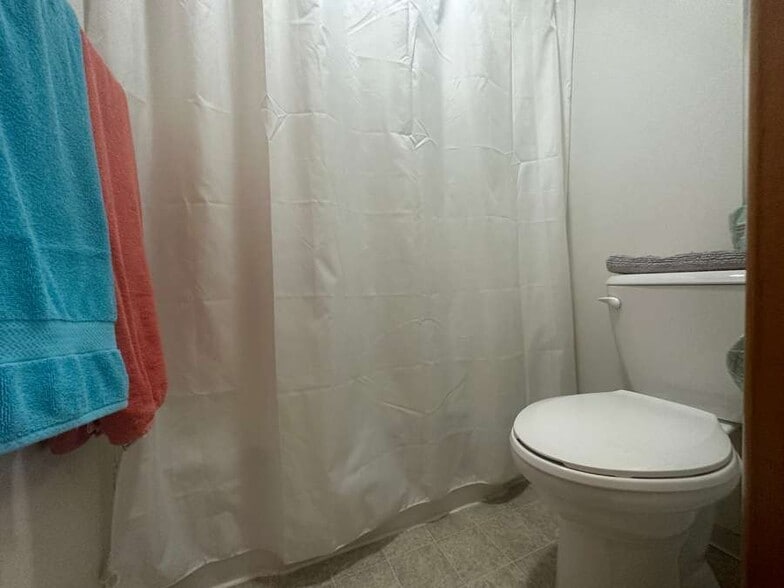 More Photos Of 810 E US Hwy 275, Ewing Hotel For Sale