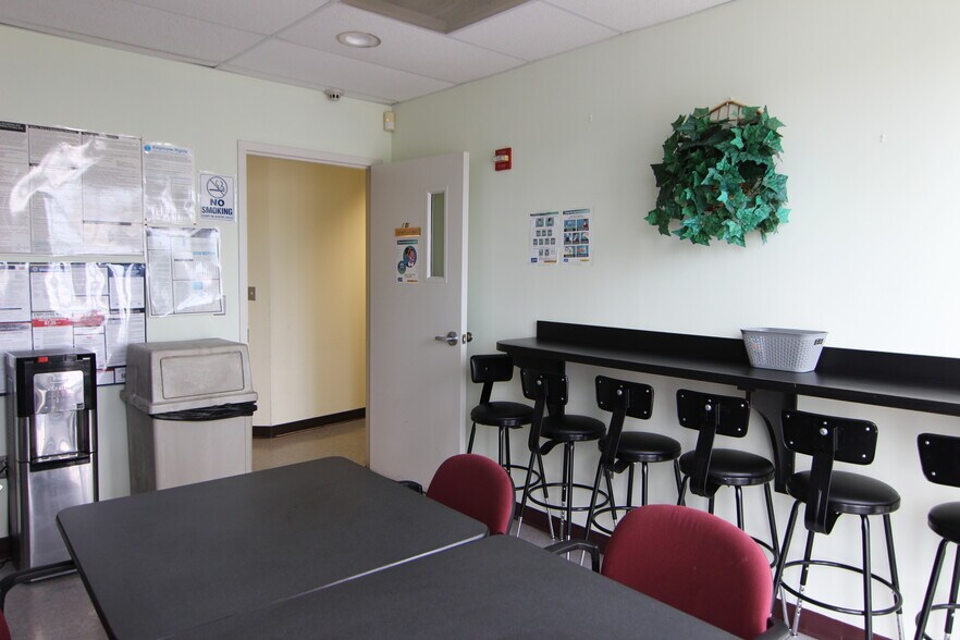 More Photos Of 1933 Montana Ave NE, Washington Warehouse For Sale