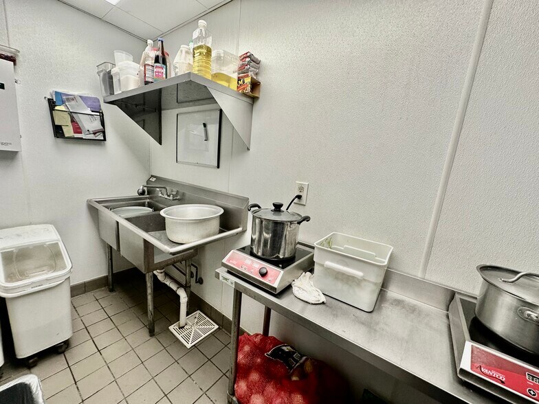 More Photos Of 370-400 Post Rd E, Westport General Retail For Lease