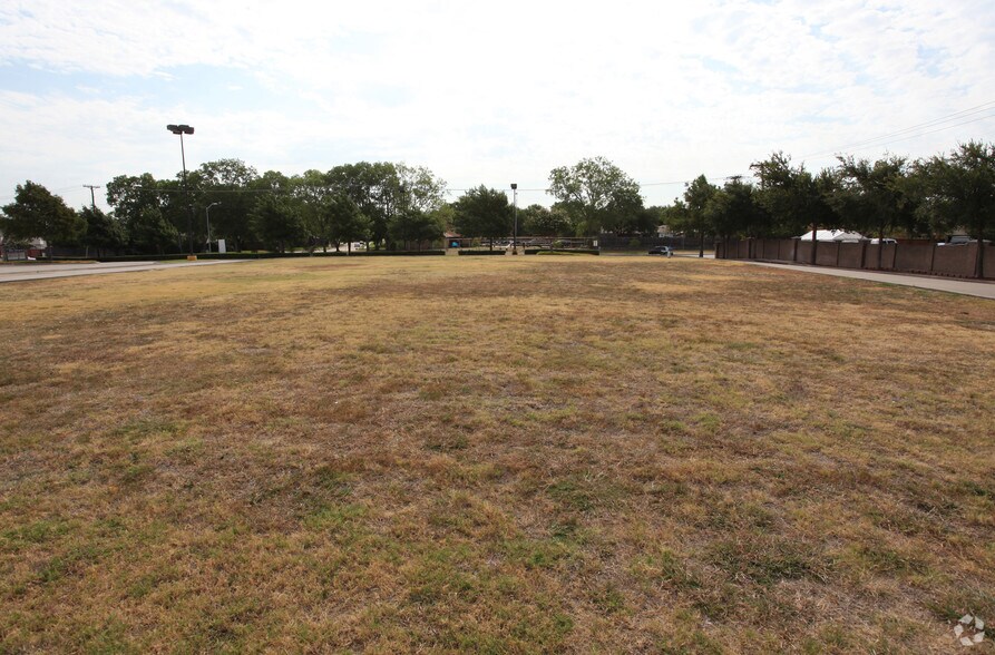 More Photos Of 7803 Alma Dr, Plano Land For Lease