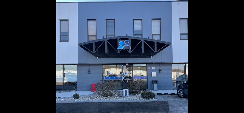 More Photos Of 1300 Cummins Rd, Des Moines General Retail For Lease