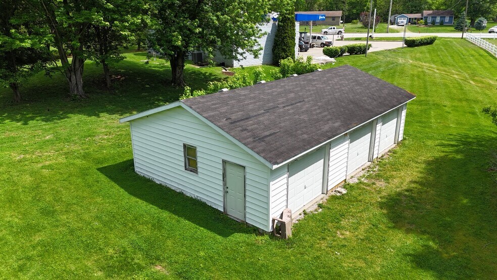More Photos Of 1897 Smithville rd, Bloomington Self Storage For Sale
