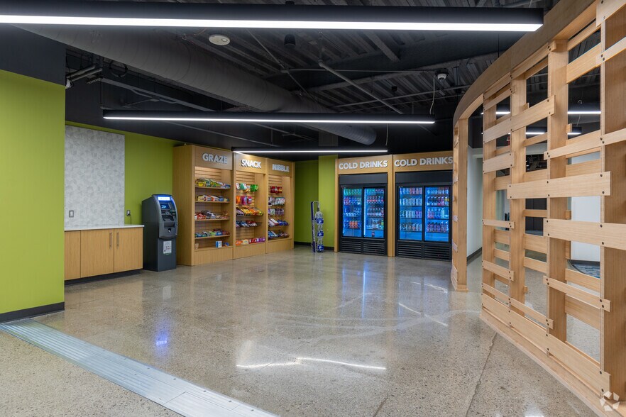 More Photos Of 25300-25330 Telegraph Rd, Southfield Office For Sale