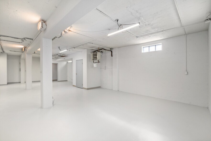 More Photos Of 2225 15th St SE, Calgary Warehouse For Sale