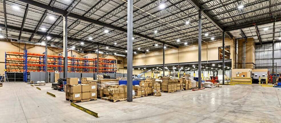 More Photos Of 5780 Rue Ontario E, Montréal Warehouse For Sale