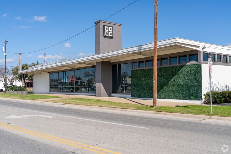 More Photos Of 401 S Main St, Bryan General Retail For Sale