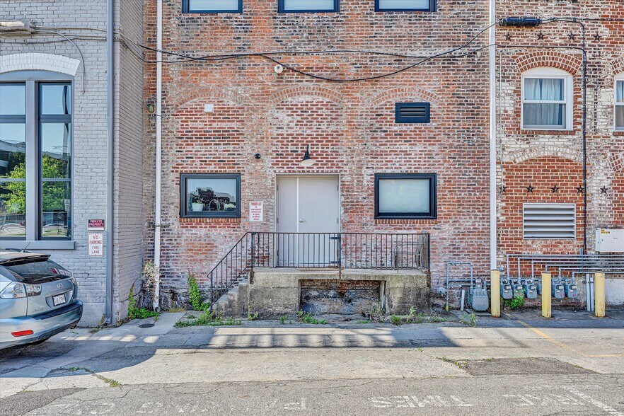 More Photos Of 109 Campbell Ave SW, Roanoke Apartments For Sale