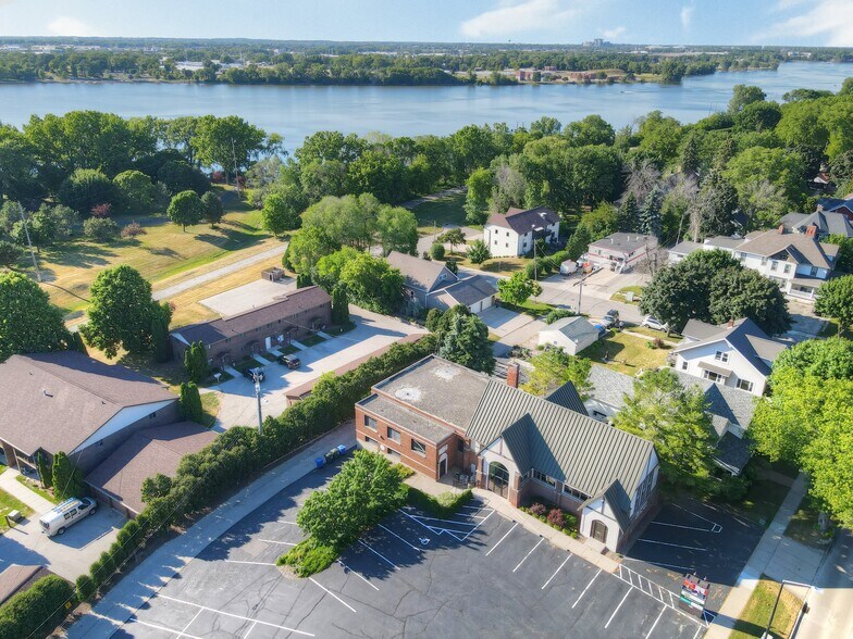 More Photos Of 435 N Broadway St, De Pere Medical For Lease