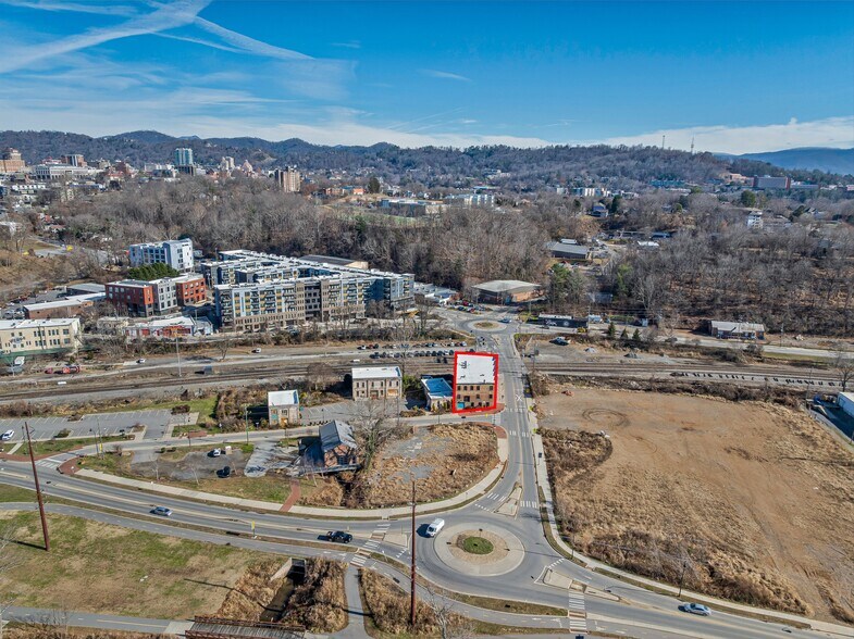 More Photos Of 170 Lyman St, Asheville Office For Lease