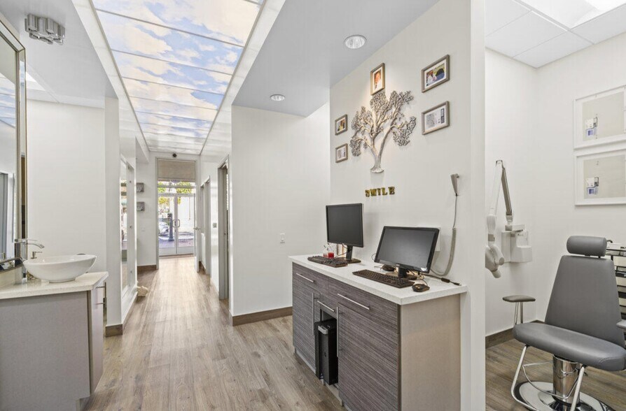 More Photos Of 900 E Main St, Santa Paula General Retail For Sale