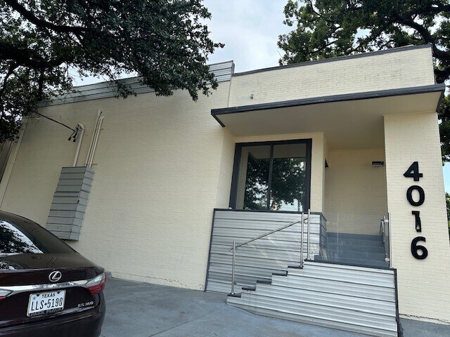 Primary Photo Of 4016 Harry Hines Blvd, Dallas Showroom For Sale