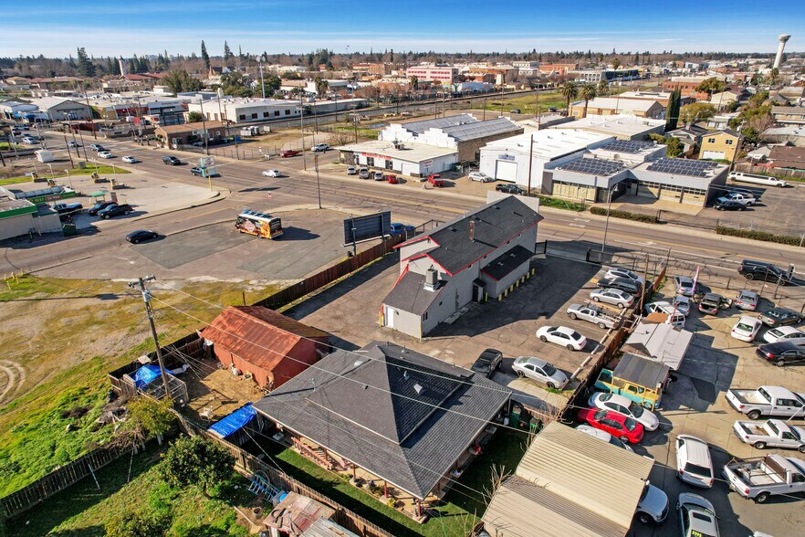 More Photos Of 104 E Lodi Ave, Lodi Storefront Retail Office For Sale