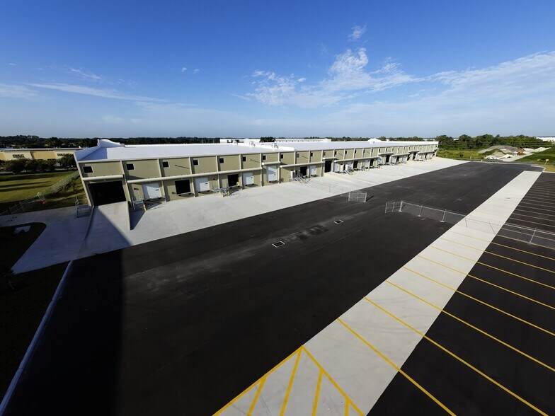 More Photos Of 3955 Anchuca Dr, Lakeland Industrial For Lease