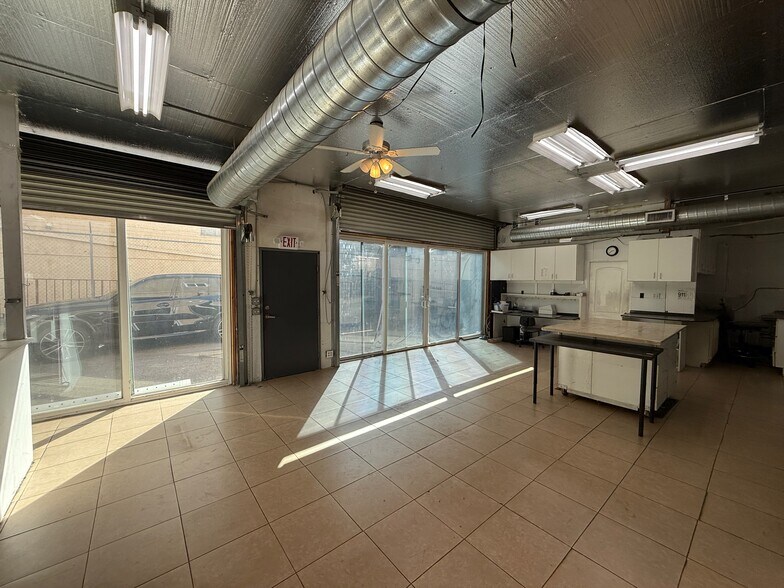 More Photos Of 7304 Canby Ave, Reseda Apartments For Sale