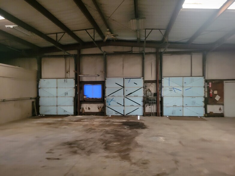 More Photos Of 269 Swan Farm Rd, Bayboro Warehouse For Sale