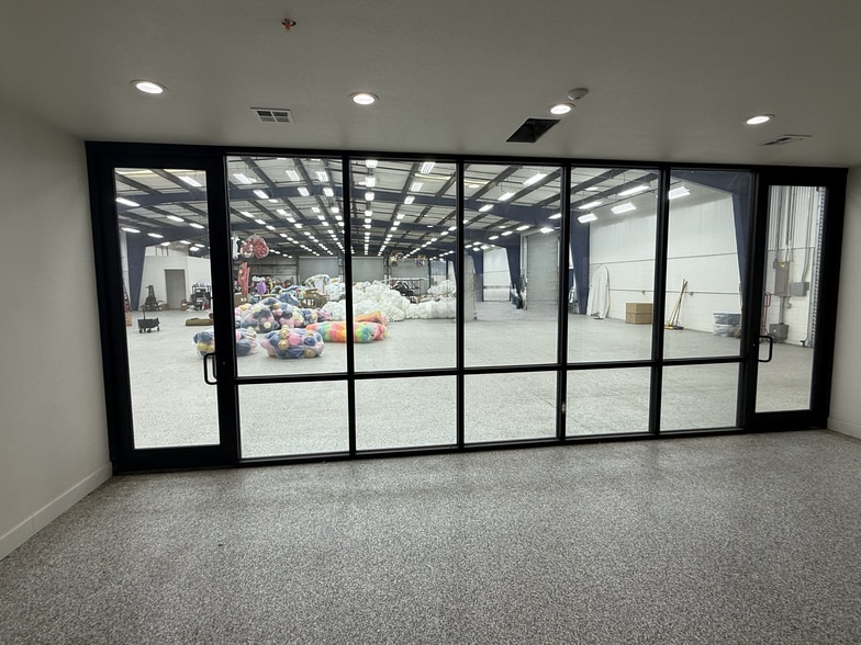 More Photos Of 4825 Stratos Way, Modesto Warehouse For Lease
