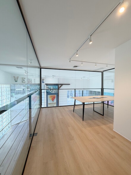 More Photos Of 1501 Main St, Venice Storefront Retail Office For Lease