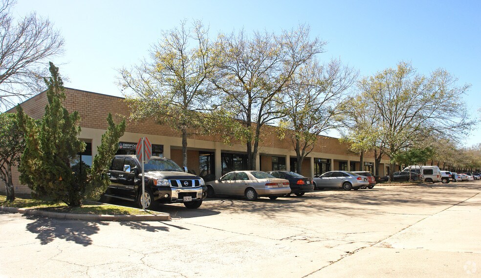 More Photos Of 1700-1750 W Sam Houston Pky N, Houston Unknown For Lease