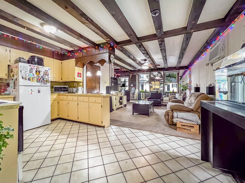 More Photos Of 100 W Maple Ave, Langhorne Restaurant For Sale