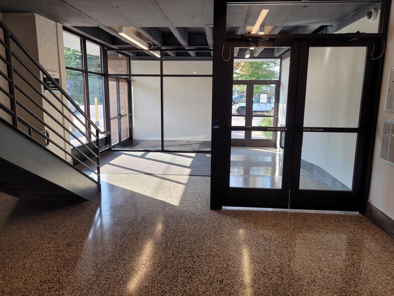 More Photos Of 2200 E Franklin Ave, Minneapolis Office For Lease