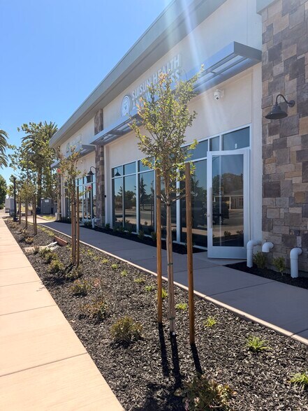 Primary Photo Of 603 Lotz Way, Suisun City Restaurant For Lease