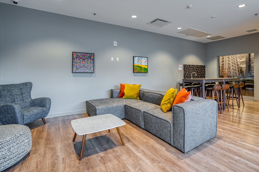 More Photos Of 233 Kennedy St, Winnipeg Apartments For Lease