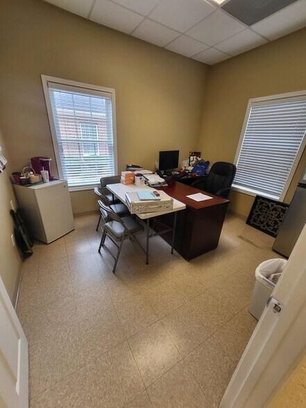 More Photos Of 111 Laurel Creek Rd Se, Calhoun Medical For Lease