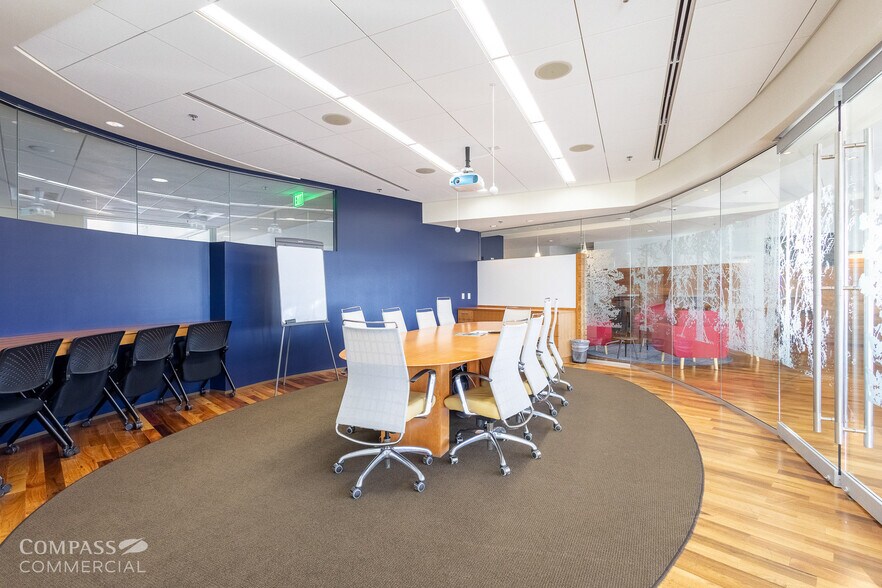 More Photos Of 360 SW Bond St, Bend Office For Lease