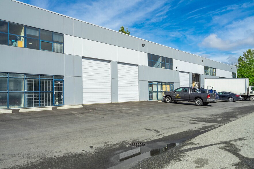 More Photos Of 13761 116 Ave, Surrey Flex For Lease