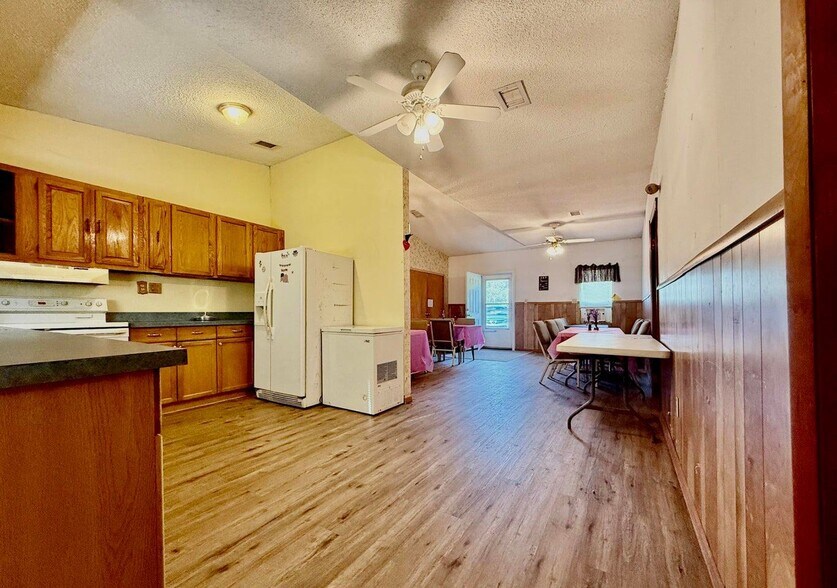 More Photos Of 101 Sesame St, Palatka Specialty For Sale