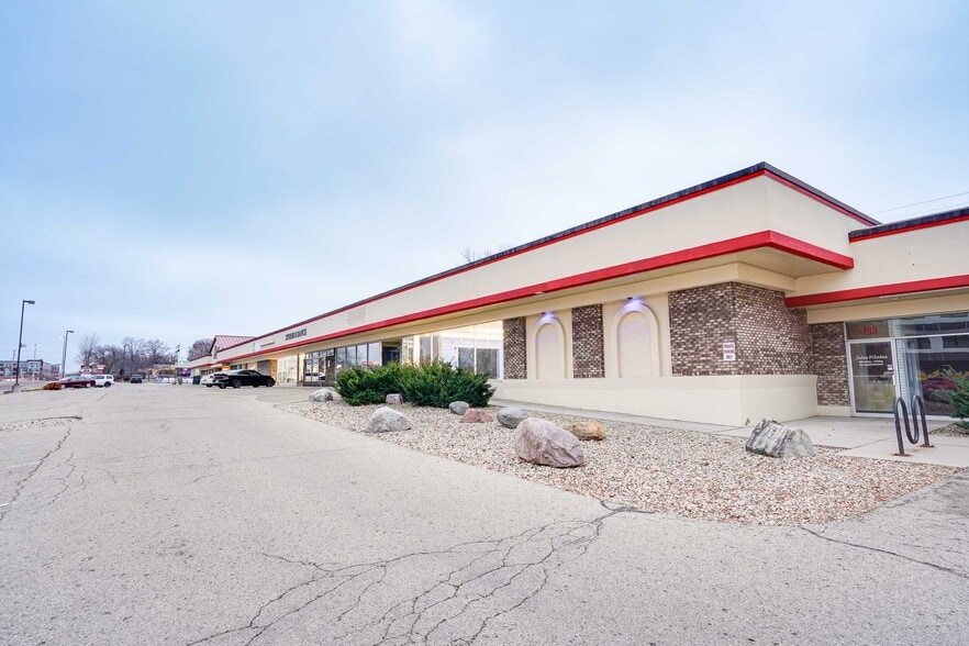Primary Photo Of 195-209 Cottage Grove Rd, Madison Storefront For Lease