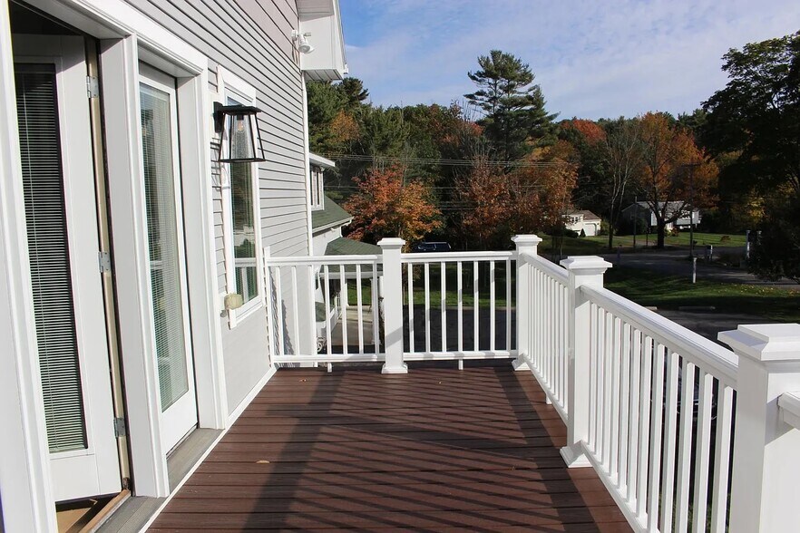 More Photos Of 1376 US Route 1, Cape Neddick Freestanding For Sale