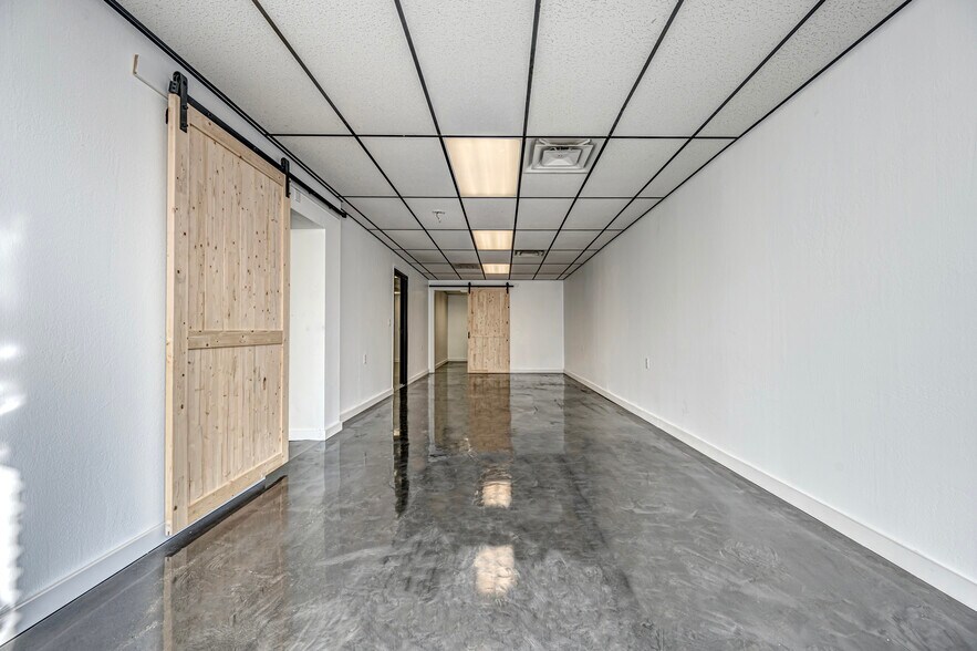 More Photos Of 209-211 S 5th St, Chickasha Storefront For Lease