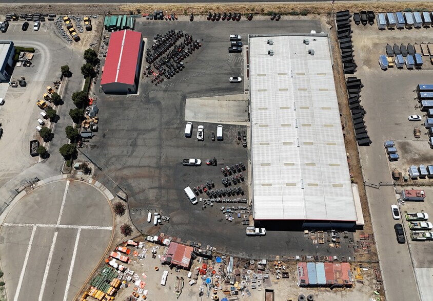 More Photos Of 5809 Toyota Ave, Fresno Warehouse For Sale