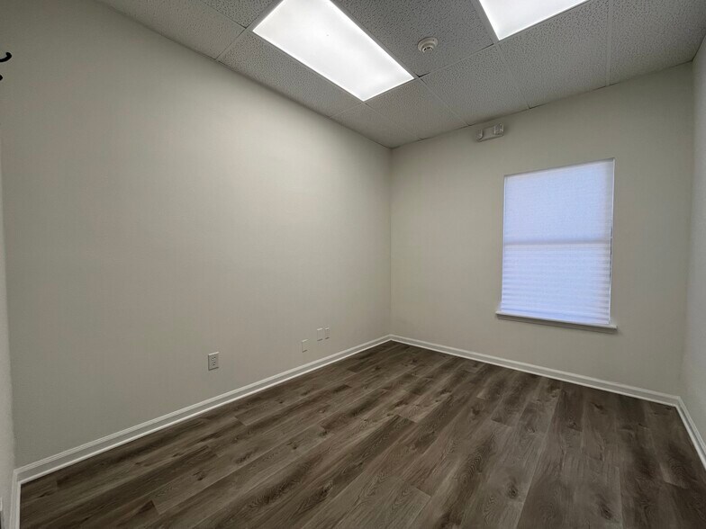 More Photos Of 4231 Walnut Bend, Jacksonville Office For Lease