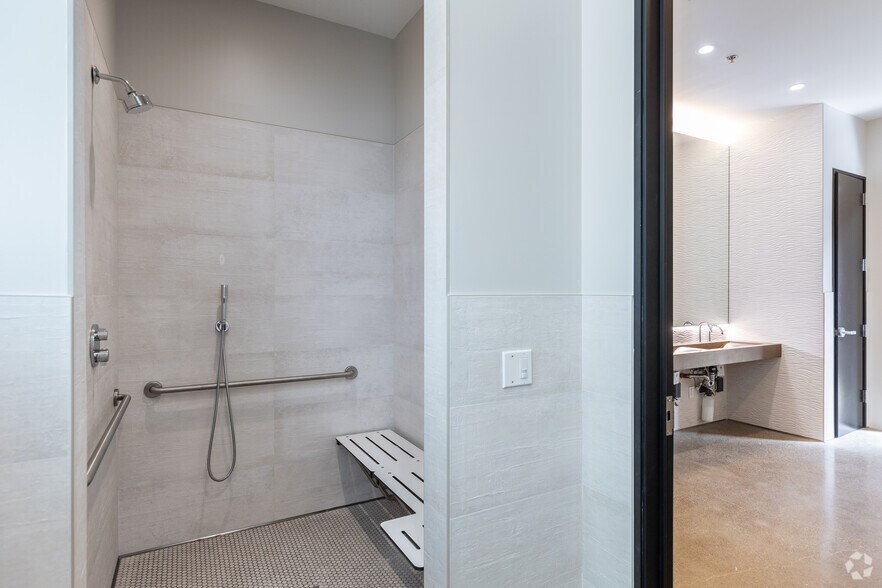 More Photos Of 2435-2445 16th St, San Francisco Service For Lease