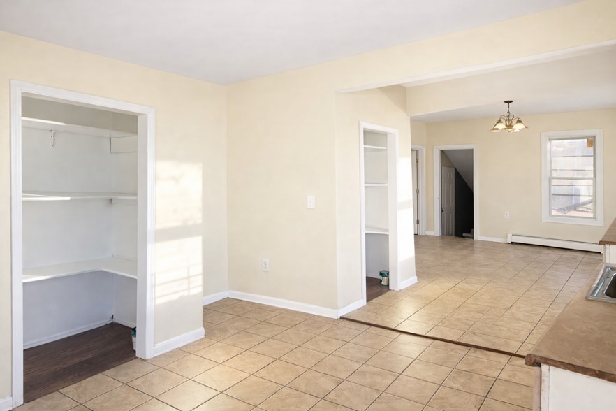 More Photos Of 80 Montgomery St, Paterson Bar For Sale