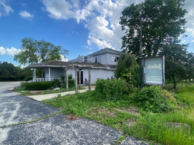 More Photos Of 21445 Gumina Rd, Brookfield Restaurant For Sale
