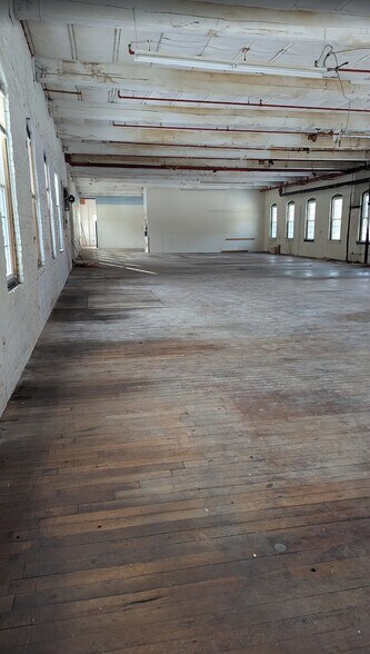 More Photos Of 20 Ladd Ave, Florence Manufacturing For Sale