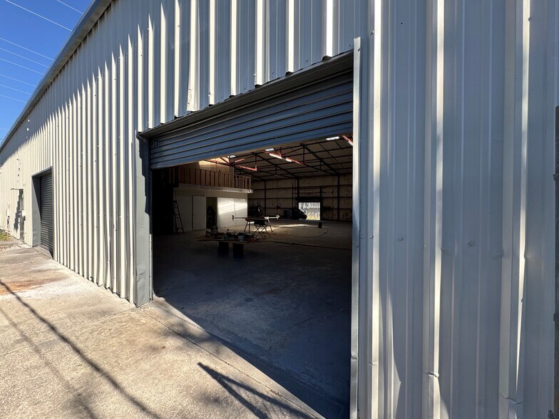 More Photos Of 70 W Illiana St, Orlando Manufacturing For Sale