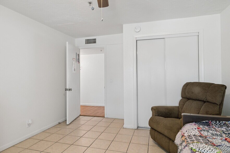 More Photos Of 1707 E Citation Ln, Tempe Assisted Living For Sale