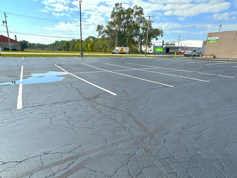 More Photos Of 2202 Harlem Rd, Loves Park Office For Sale