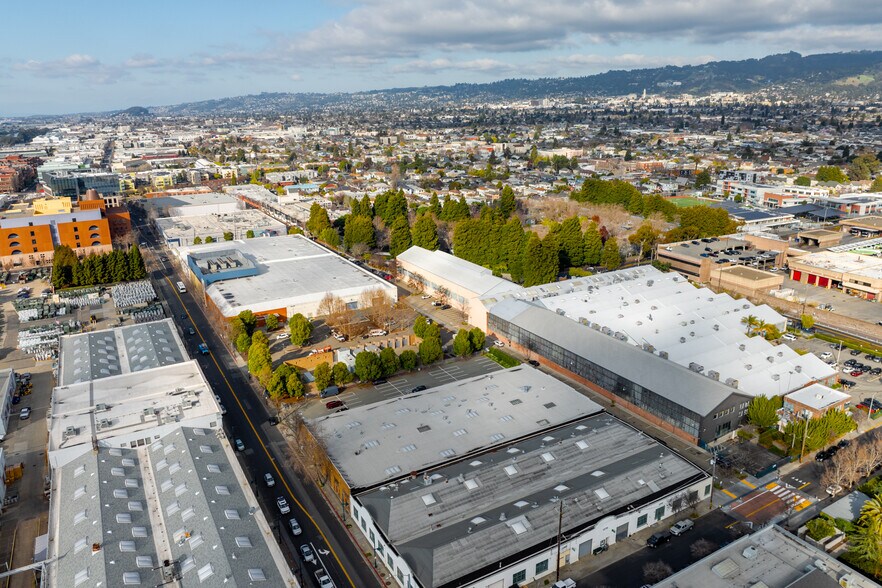 More Photos Of 4512-4514 Hollis St, Emeryville Warehouse For Lease