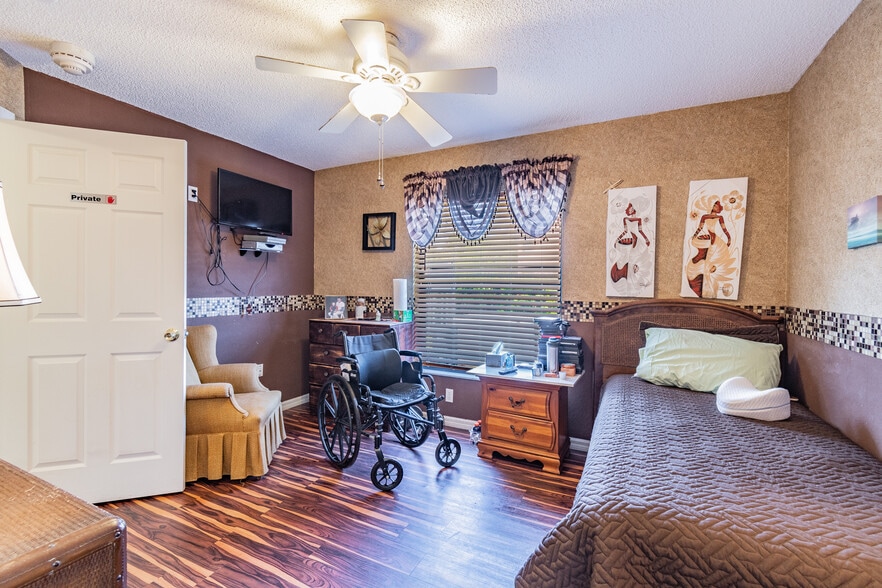 More Photos Of 4407 Millwood Rd, Spring Hill Assisted Living For Sale