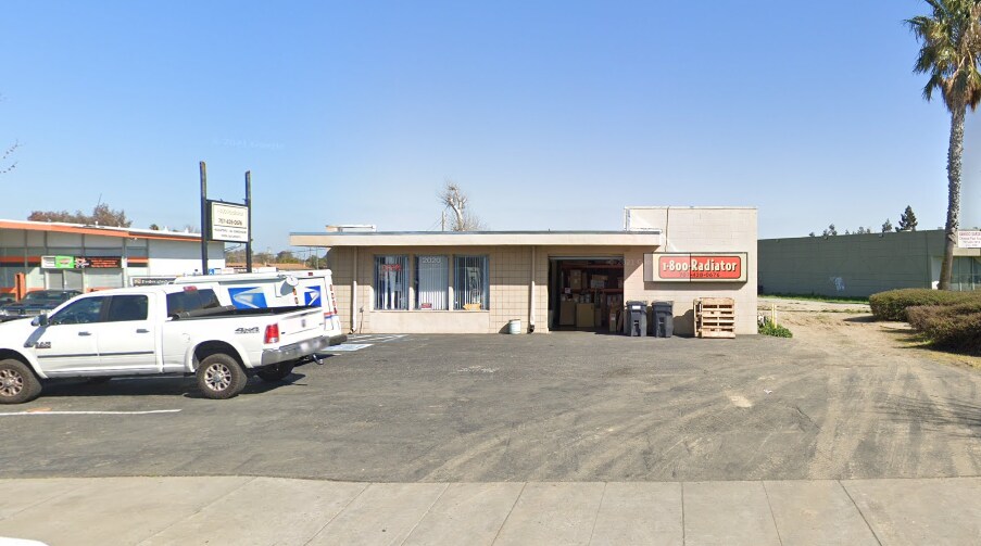 Primary Photo Of 2020 N Texas St, Fairfield Freestanding For Sale