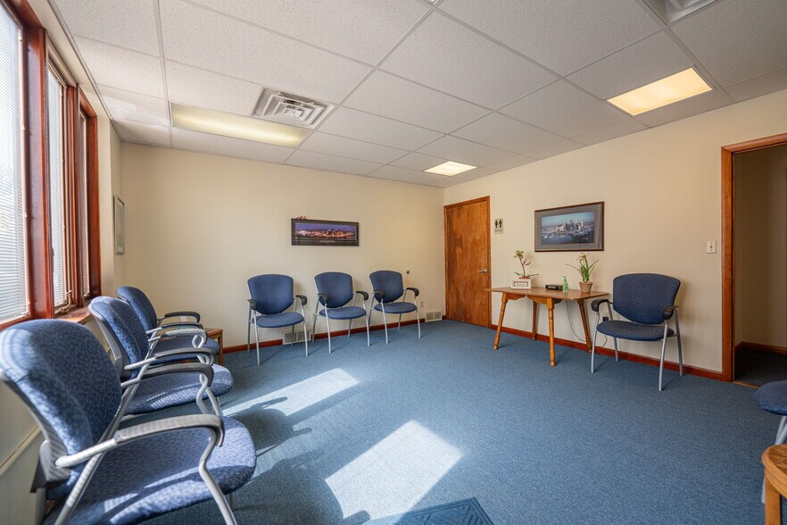 More Photos Of 3519 Bigelow Blvd, Pittsburgh Office For Sale