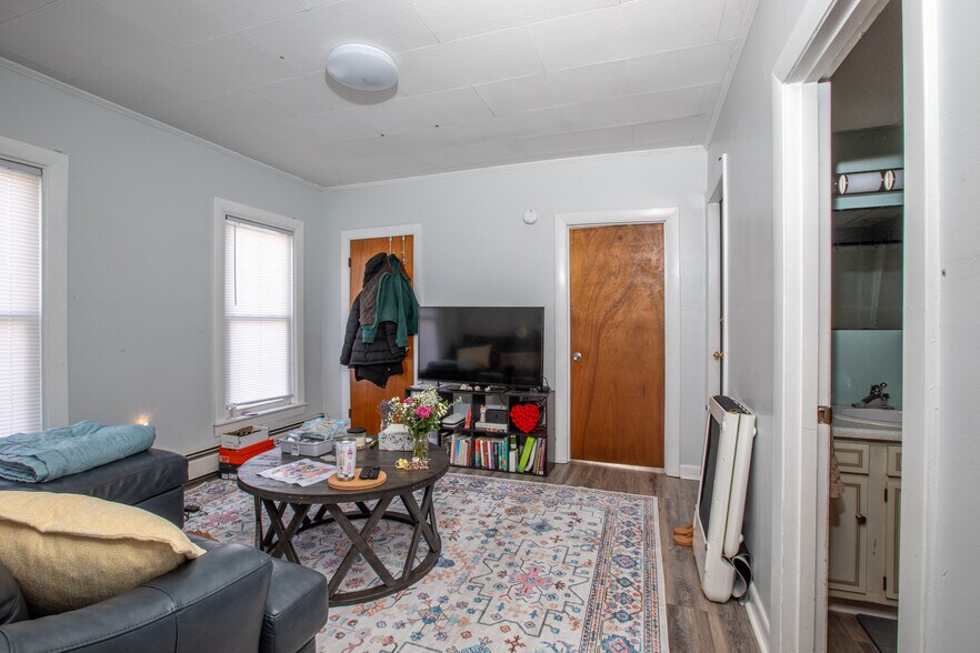 More Photos Of 17 Mechanic St, Westbrook Apartments For Sale