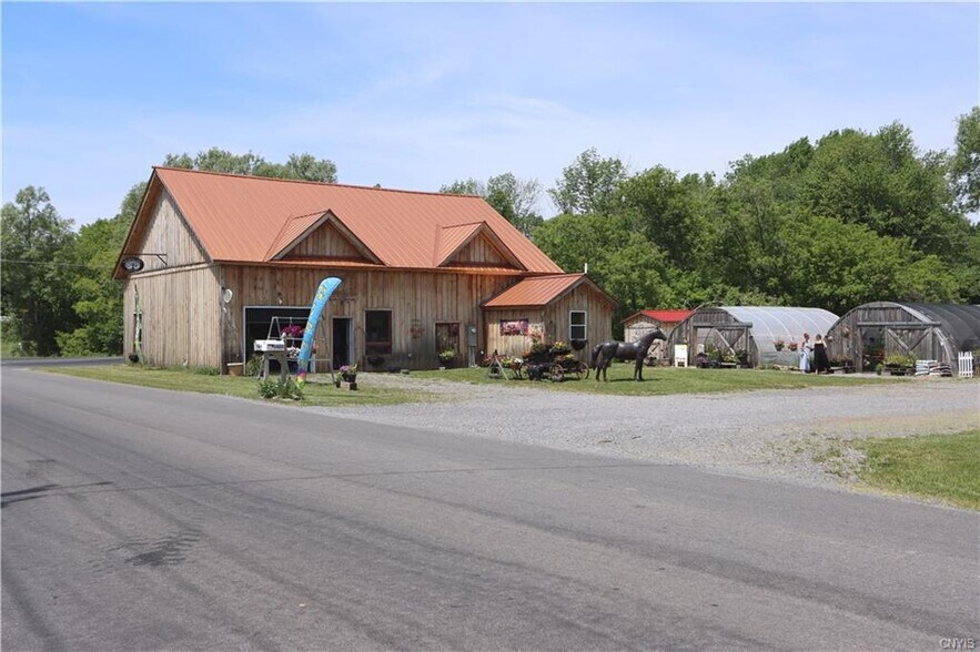 Primary Photo Of 14211 Dodge Ave, Sackets Harbor General Retail For Sale