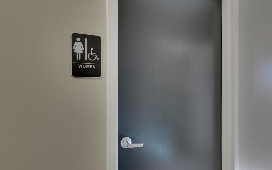 More Photos Of 4295 Brogdon Exchange, Suwanee Warehouse For Sale