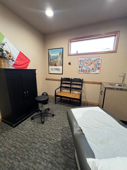 More Photos Of 77 Adcock Dr, Alamosa Healthcare For Sale